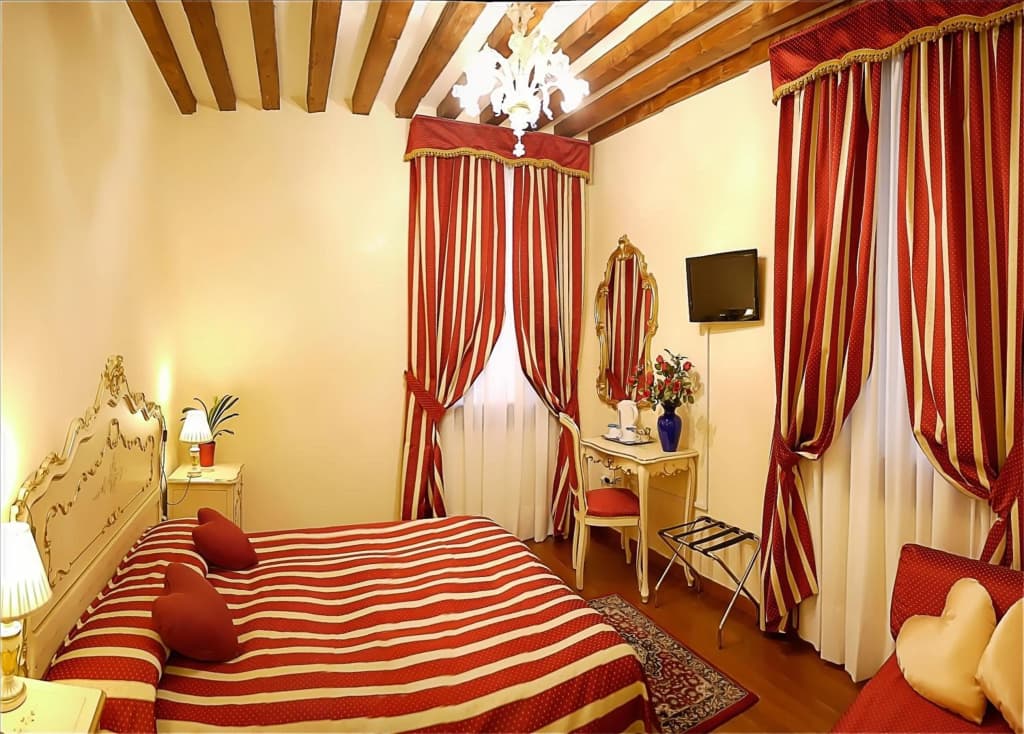 Hotel San Luca - photo 2