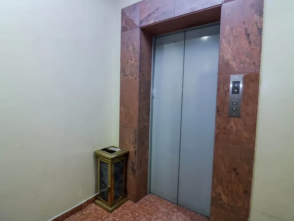 Super Oyo 447 Comfort Hotel Meru - photo 11