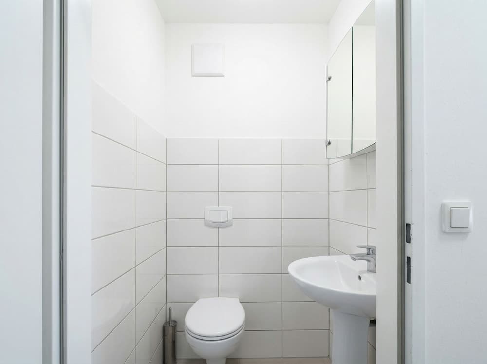 Only 15 Min to Center - Comfortable 1BR Apartment with TV & WIFI - photo 4