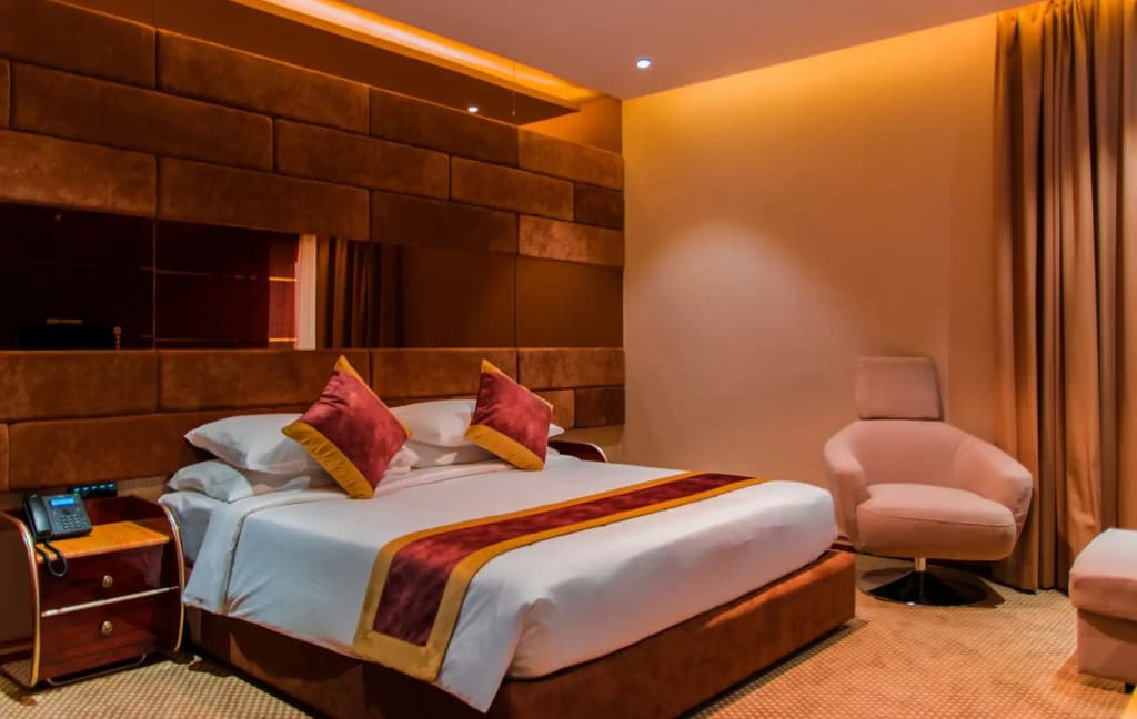 City Park Hotel Apartments - photo 6