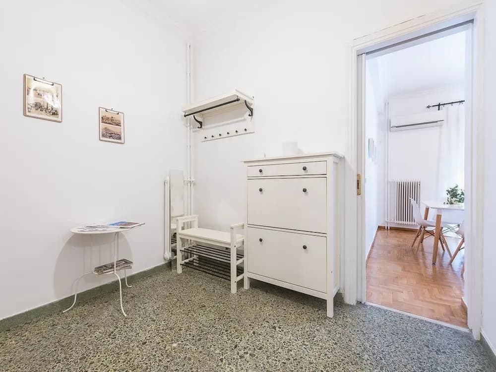 Spacious and Stylish Home in Central Athens by Cloudkeys - photo 3