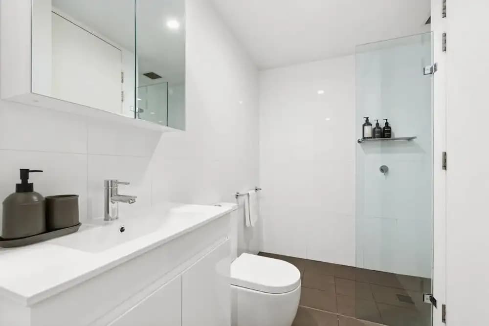 Central Charming 2 Bedrooms With Balcony Aircon - photo 9
