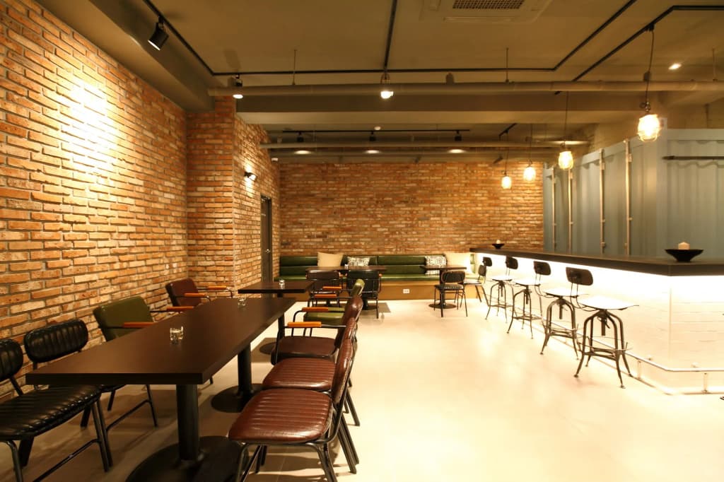Bricks Hotel - photo 14