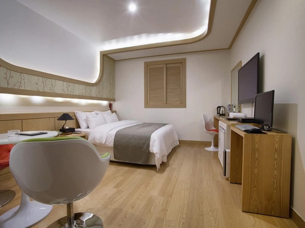 Lex Tourist Hotel - photo 5