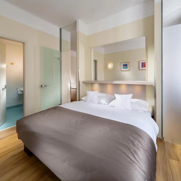 Mamaison Residence Belgicka - photo 24