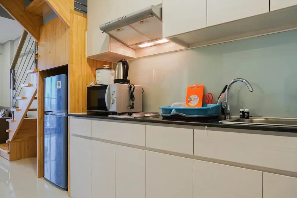 Modern 2BR Apartment at Maqna Residence - photo 15