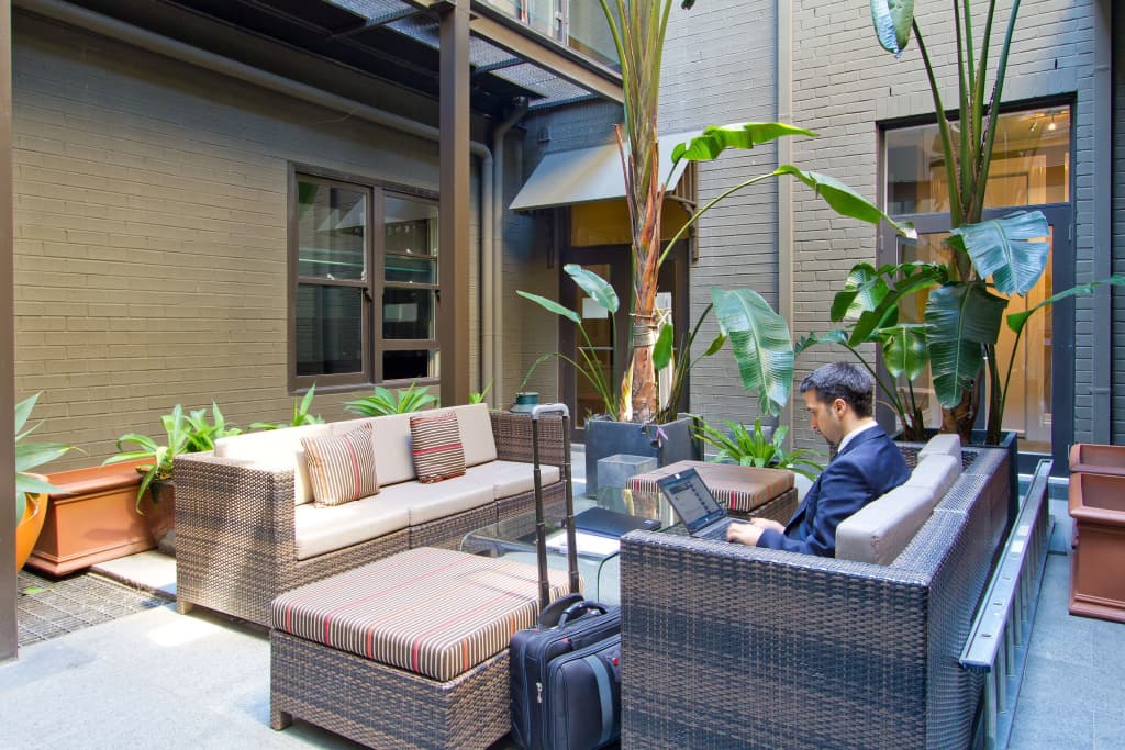 Vulcan Hotel Sydney - photo 20