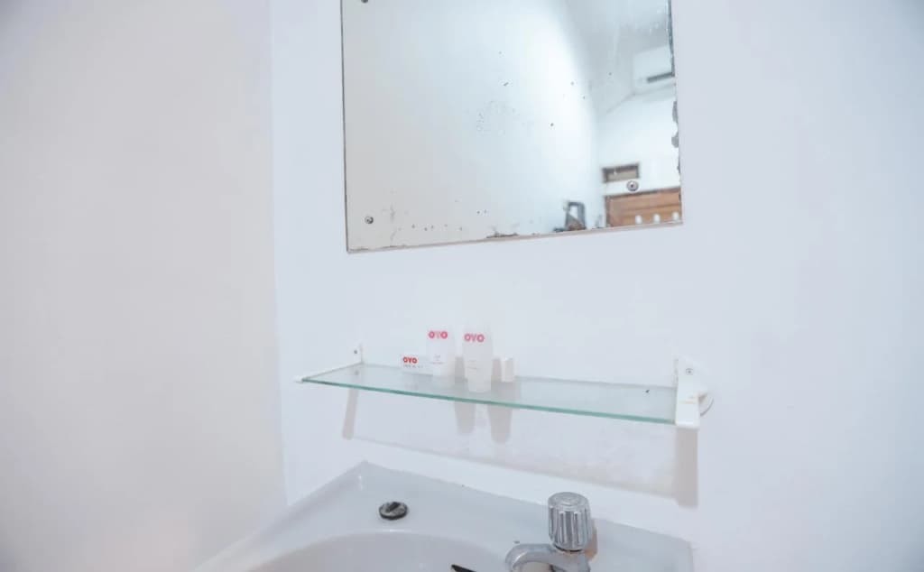 OYO 150 Harmoni Residence - photo 7