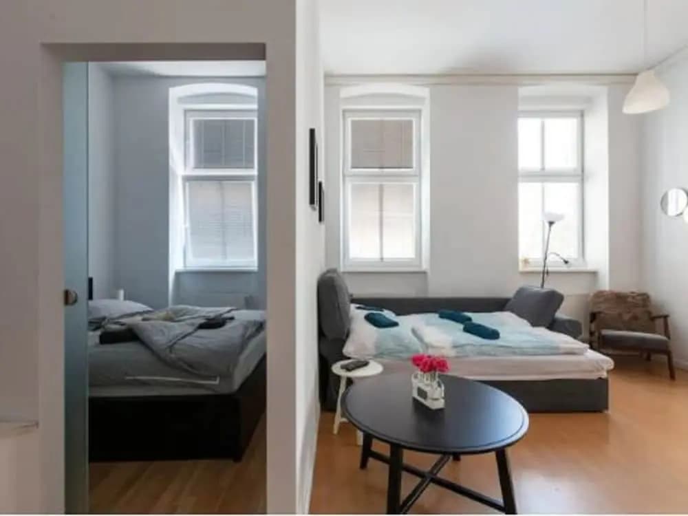 Modern Apartment in Vienna With Library - photo 3