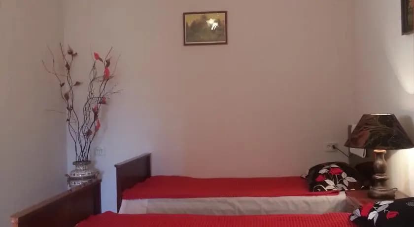 NATALIE'S - photo 6