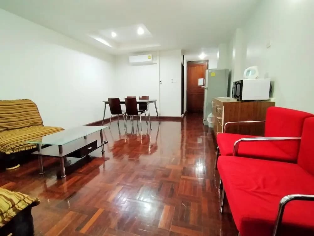 Le Vanvarothai Saladaeng Residence - photo 15