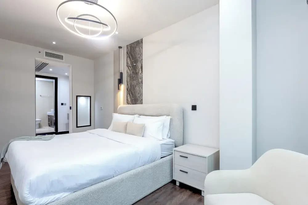 Stylish 2BR Business Bay Pool Access - photo 1