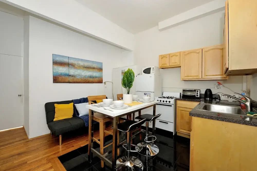 Midtown West Furnished Apartment 3BR Perfect Share - photo 8