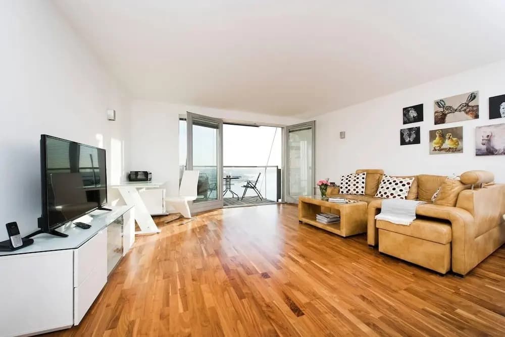 Modern 2BR Flat with Thames River View - photo 2