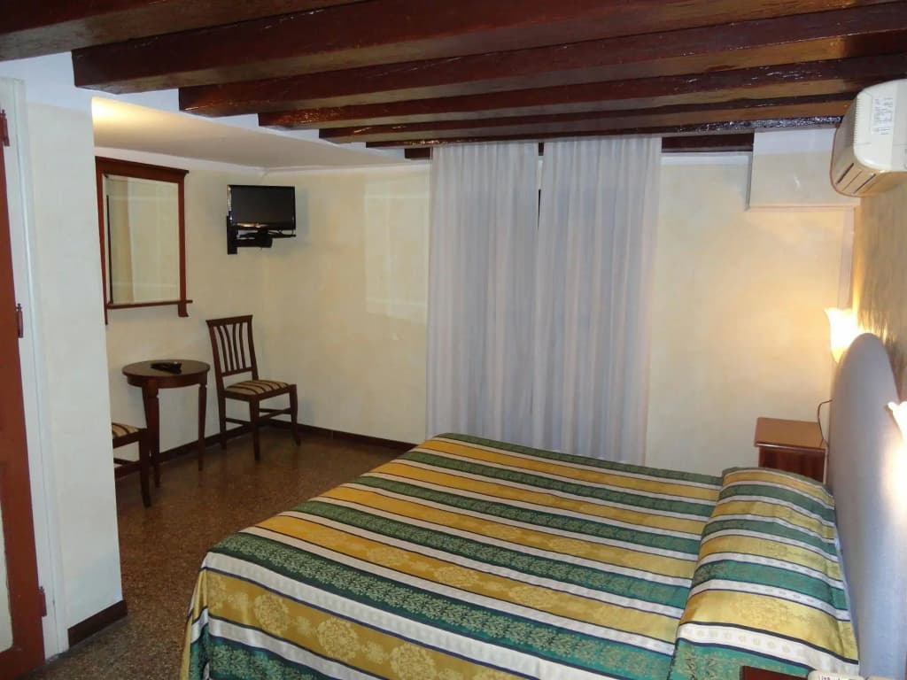 Lion Morosini Palace - photo 4
