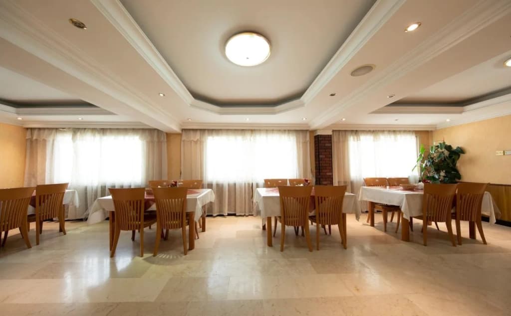 Dubai Hotel - photo 12