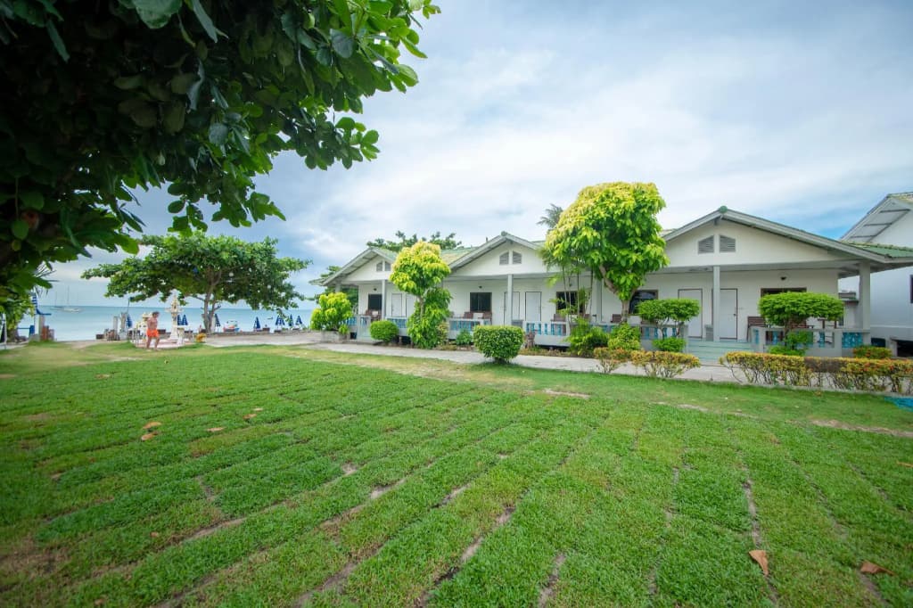 Bay Beach Resort - photo 21