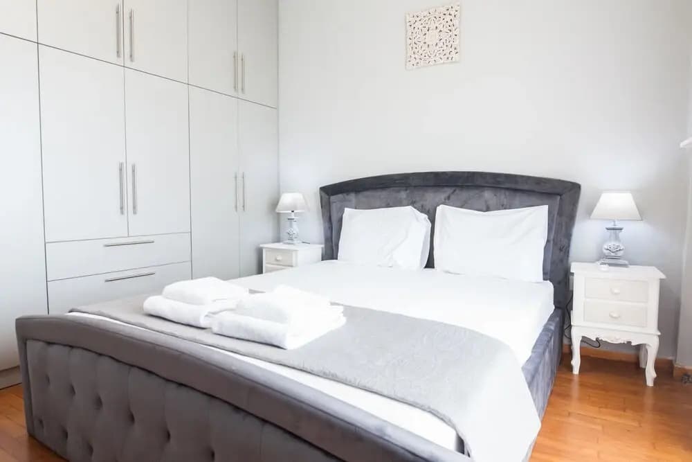 Modern apt with Increbilbe Athens Views - photo 4