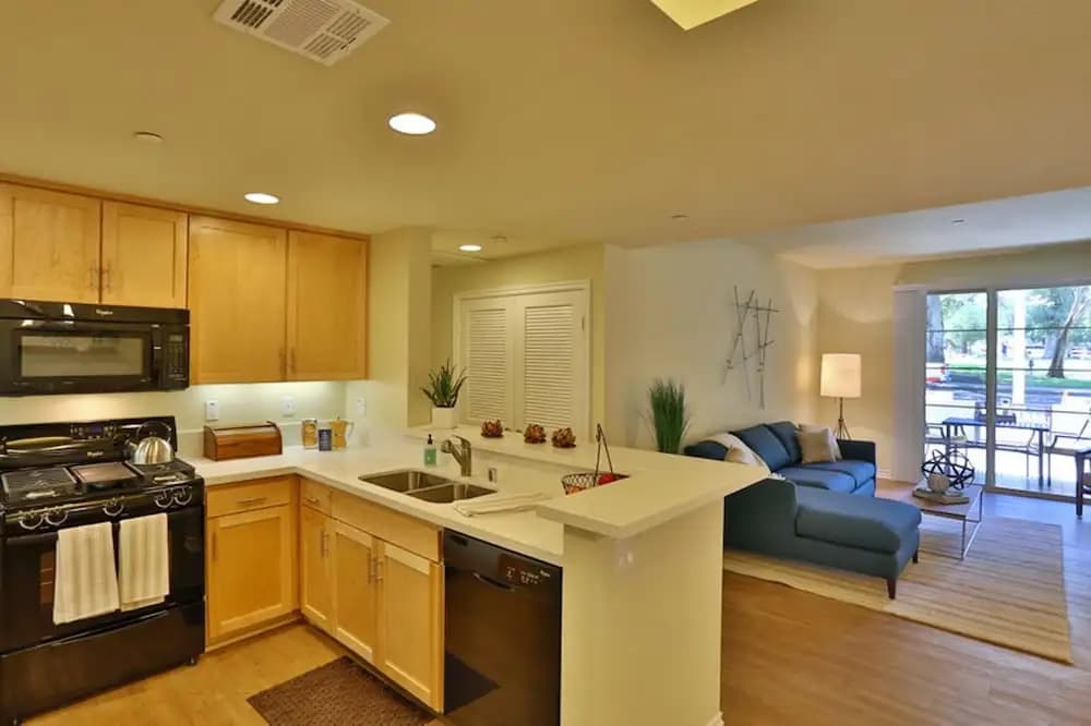 Beverly Condos by Barsala - photo 19