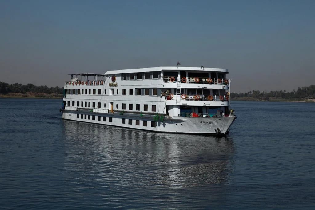 Nile Monarch - photo 2