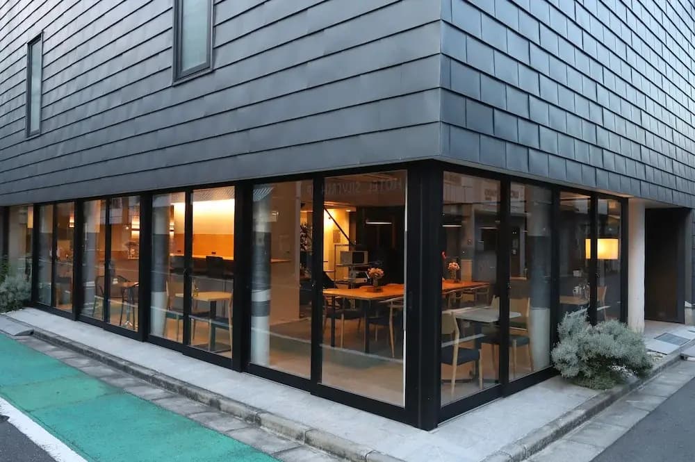 E10HOSTEL - photo 1