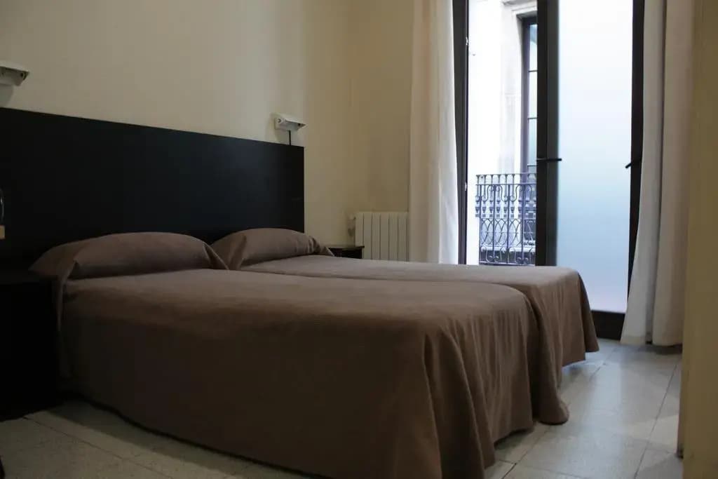 Hostal Baires - photo 10