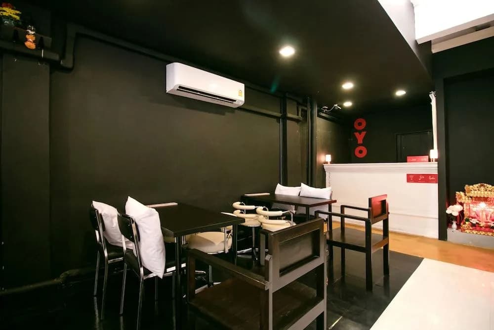 Oyo Chatel Hostel Bangkok - photo 17