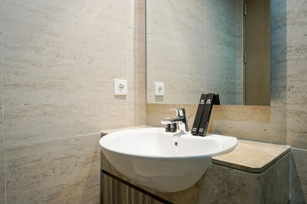 Exclusive and Great Location 1Br Gold Coast Apartment Near Pik - photo 5