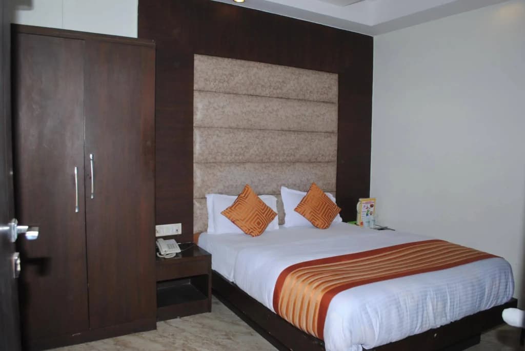 OYO 5987 Seven Seas Inn - photo 6