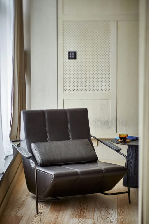 The Emperor Hotel - photo 40
