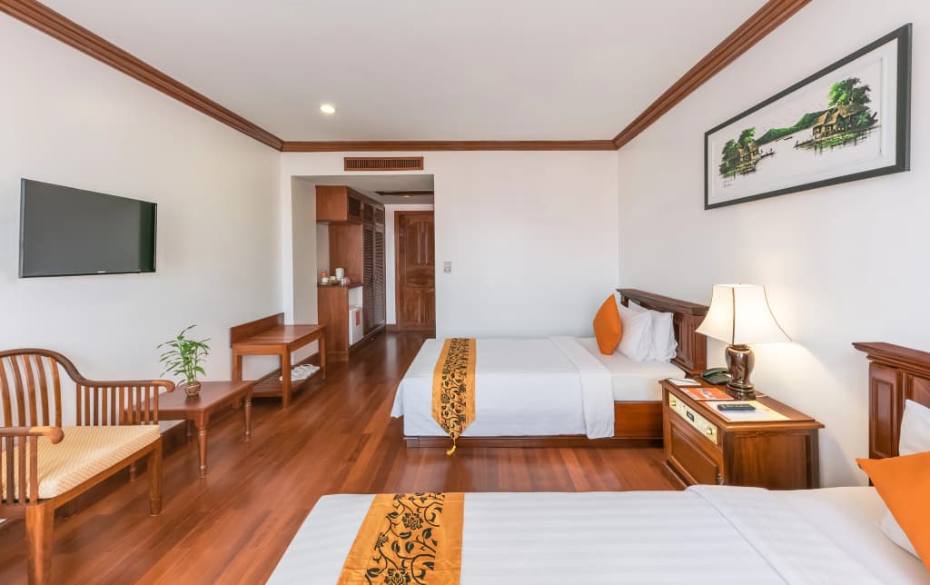 The Suite By Royal Crown Hotel - photo 42