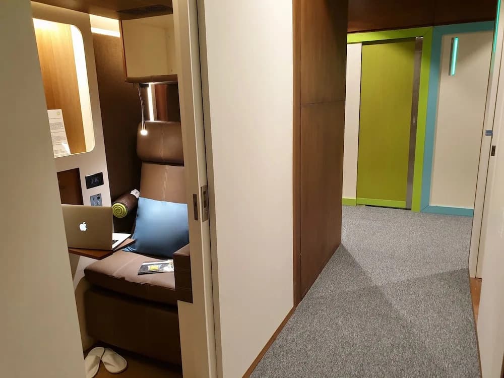 sleep 'n fly Sleep Lounge (Transit Area) - photo 6