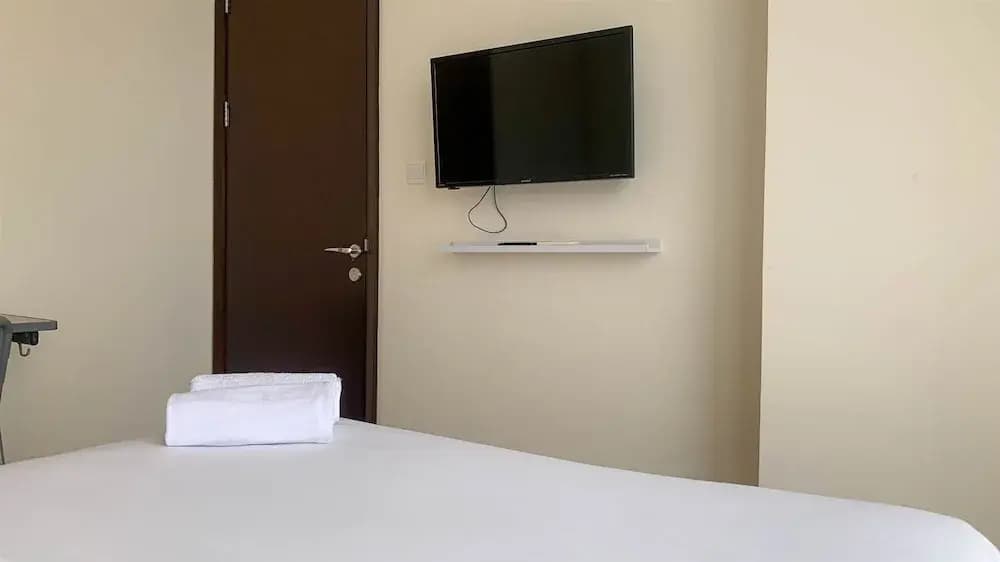 Elegant 2Br With Private Lift At Menteng Park Apartment - photo 5