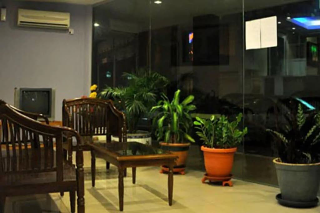 Golden Bay Hotel - photo 18