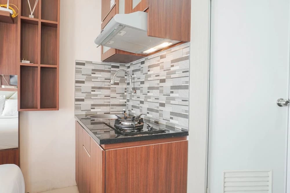 Modern Studio at Green Pramuka City Apartment - photo 8