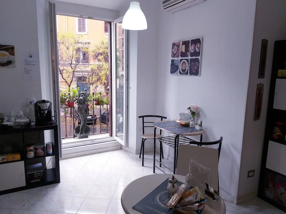 A Home in Rome - photo 7