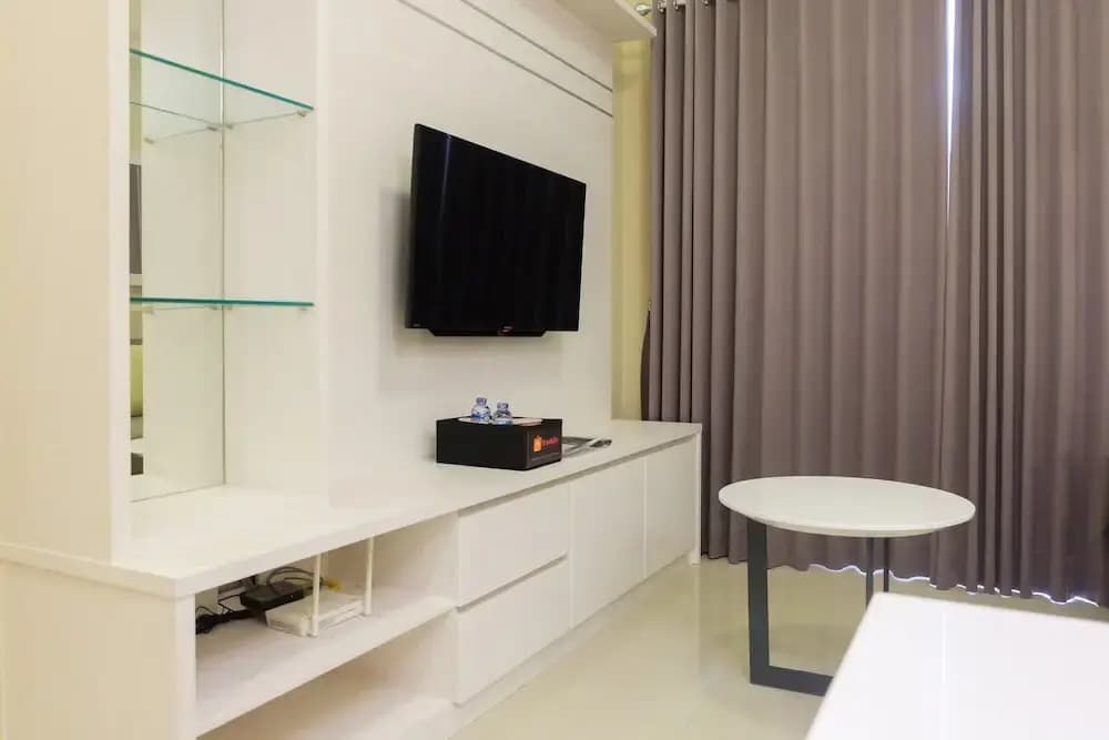 Pleasant 2Br Signature Park Grande Apartment - photo 2