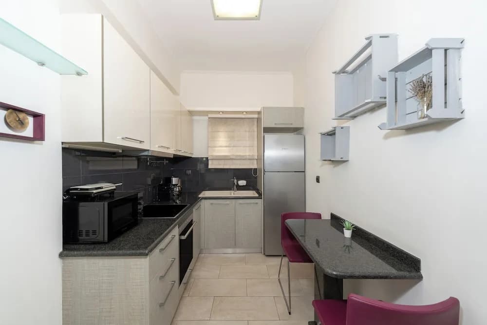 Modern Apartment in Thiseio with Balcony - photo 14