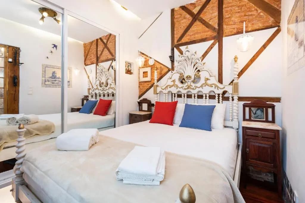 Romantic Medieval Apartment - photo 7