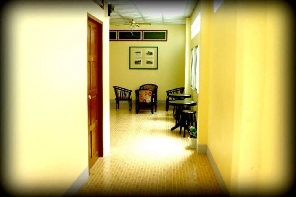 D's Corner & Guesthouse - photo 10