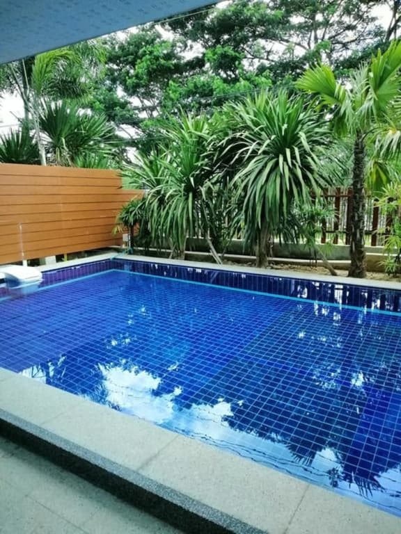 Jairak Hotel - photo 10