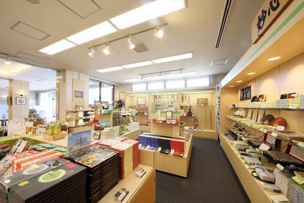 Hanazono Kaikan - photo 10