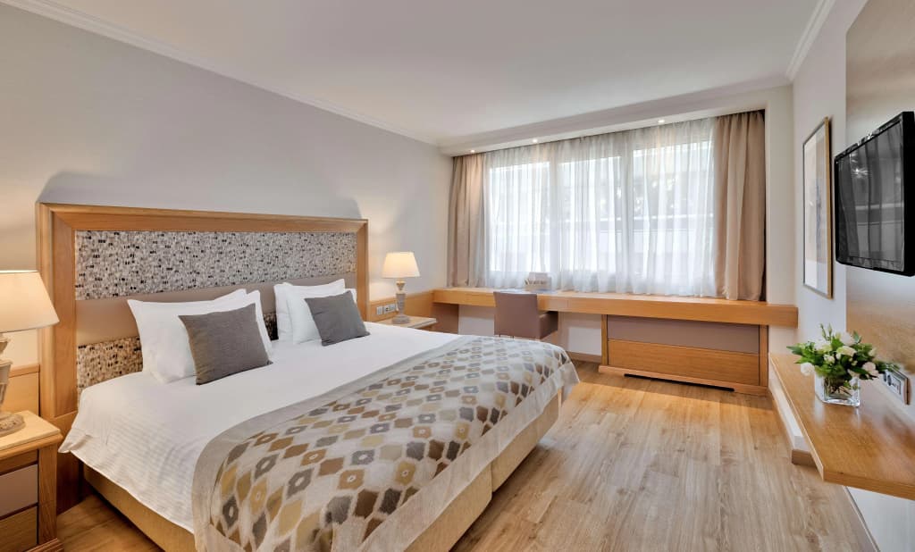 Divani Caravel Hotel - photo 3