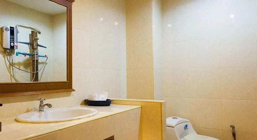 Baan Natacha Beachfront Guesthouse - photo 7