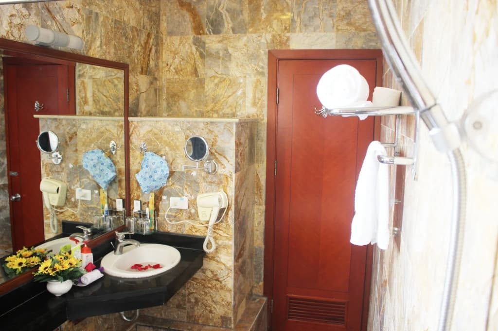 A25 Hotel - 221 Bach Mai - photo 9