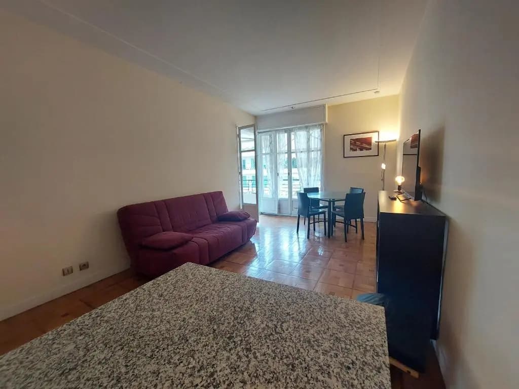 BH - CAPITOL - Central 2 Bedrooms 5 Peoples - photo 10