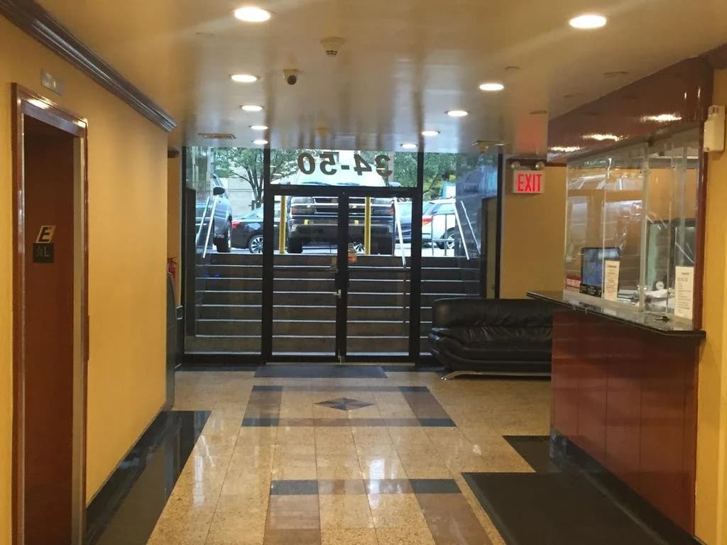 Flushing Motel - photo 14