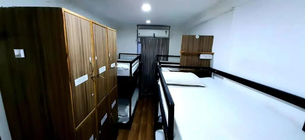 Comfort Stay Hostel - photo 11