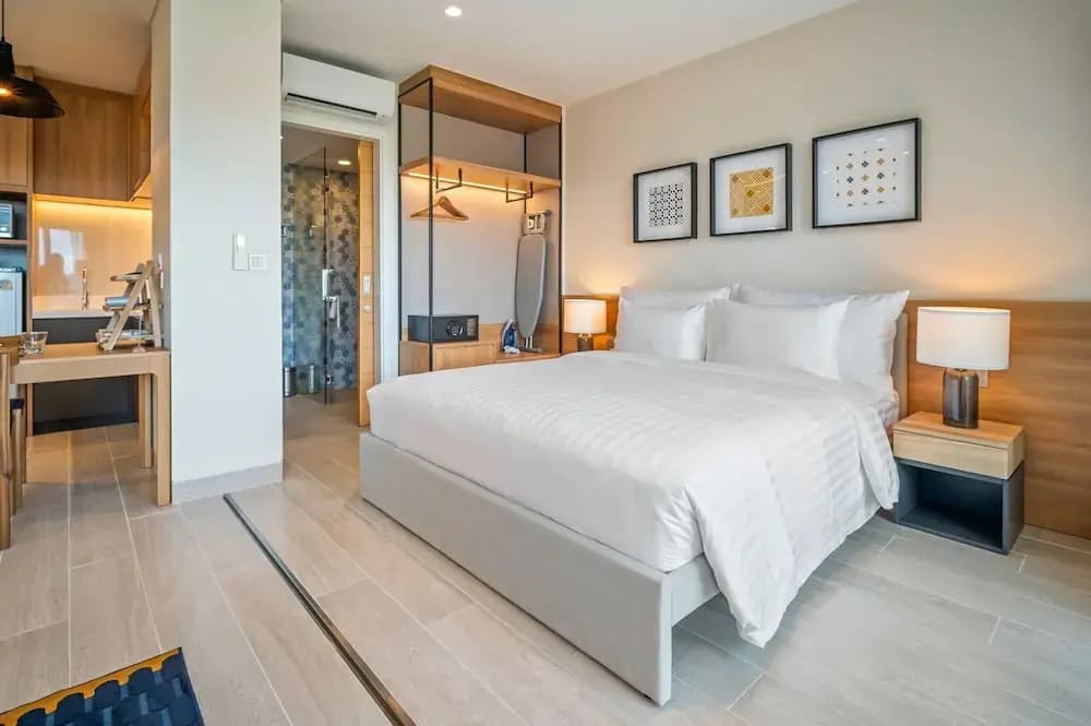 Laguna Lakeside Residences - photo 4
