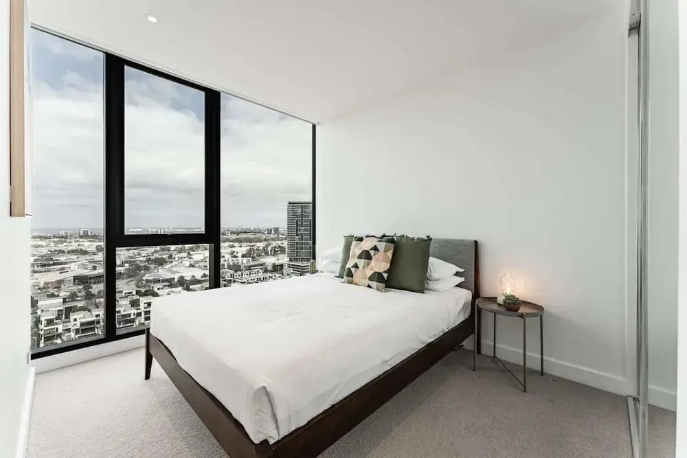 2-bed With Harbour Views & Outstanding Amenities - photo 2